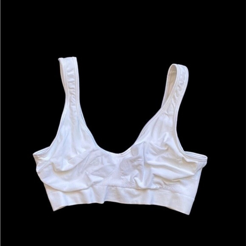 Women's Wireless Wide Strap Comfort Bra Shapes To Fit White  S